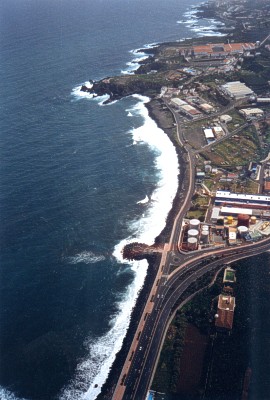  Eastern coast of the island near Santa Cruz 