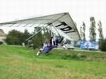 Foto nemá název, Radek Dykast přistává, autor fotografie: Standa Hlavinka