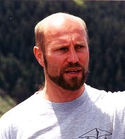  Dan Vyhnal�k 