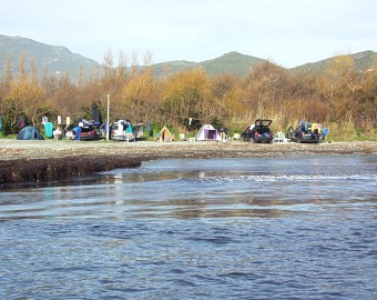  Camp on the beach 