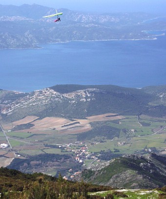  Above the West slope of Serra du Pignu 