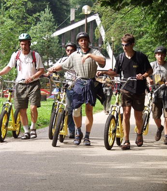  Do kopce se pr� kolob�ka mus� tla�it 