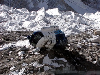  Helikoptra nedaleko Everest Base Camp (5364m) 