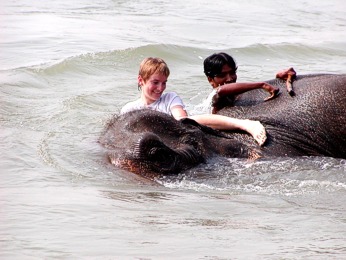  Koupn slon v NP Chitwan 