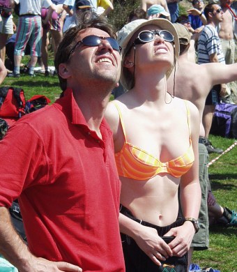  Hanka Matyaskova and her bodyguard 